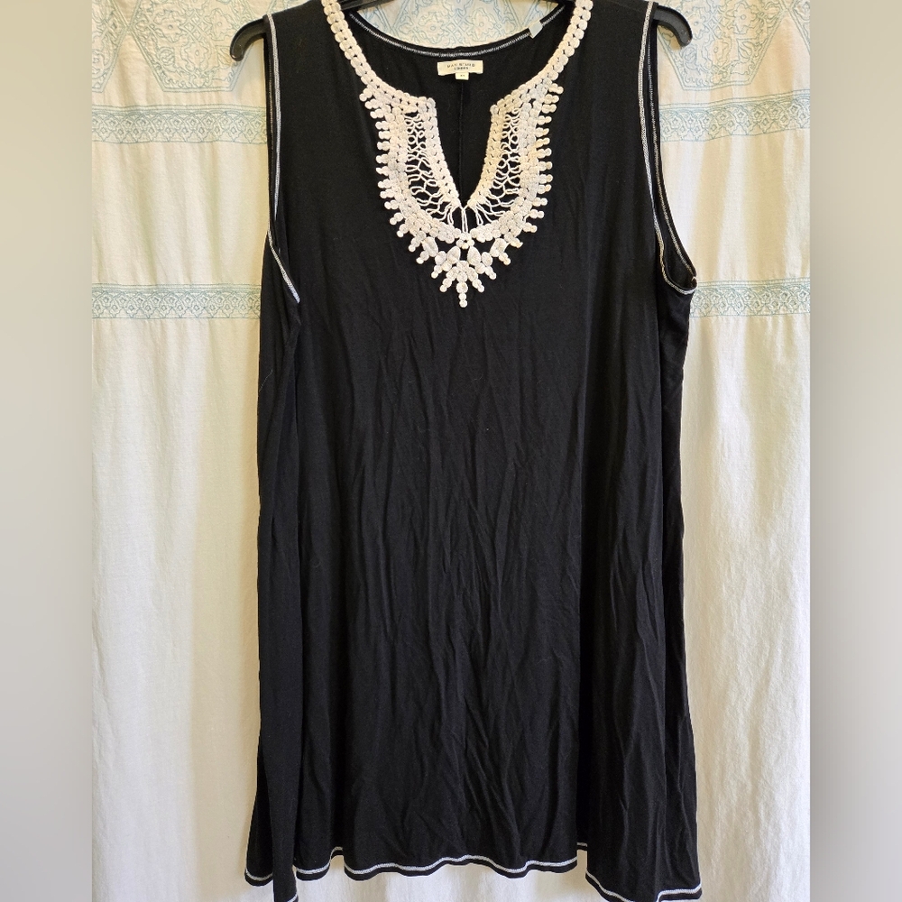 Lace collar, knee length black sleeveless sundress